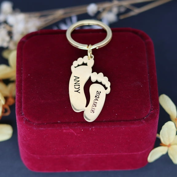 Customized Newborn Baby Foot Keychain Personalized Engraved Date Name Keyring Birthday Anniversary Jewelry Gift Key Chain