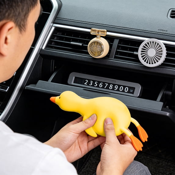 Cute Big White Gooses Squeeze Toys for Stress Relief, Soft Pinch Toys for Anxiety Reduction, Portable Fun Sensory Toys for Home, Office, Travel and Daily Relaxation Entertainment, 3.9in, Yellow