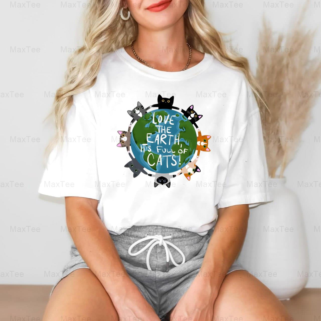 Cute Earth Day Cats Pet Lover Environmental Awareness Comfort Color T-Shirt, Up to Size 4XL ...