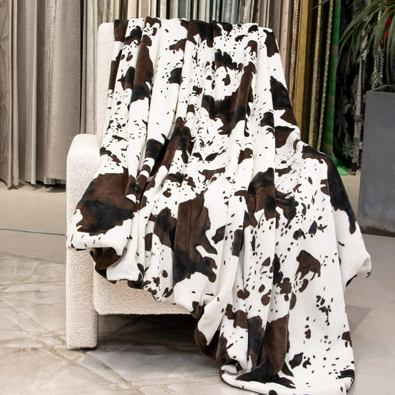 Cute Fleece Blanket Lightweight Soft Cozy Black and White Cow Print Gifts Decor Stuff 50x60inch Plush Fuzzy Throw Blanket for Girls Boys Women Men