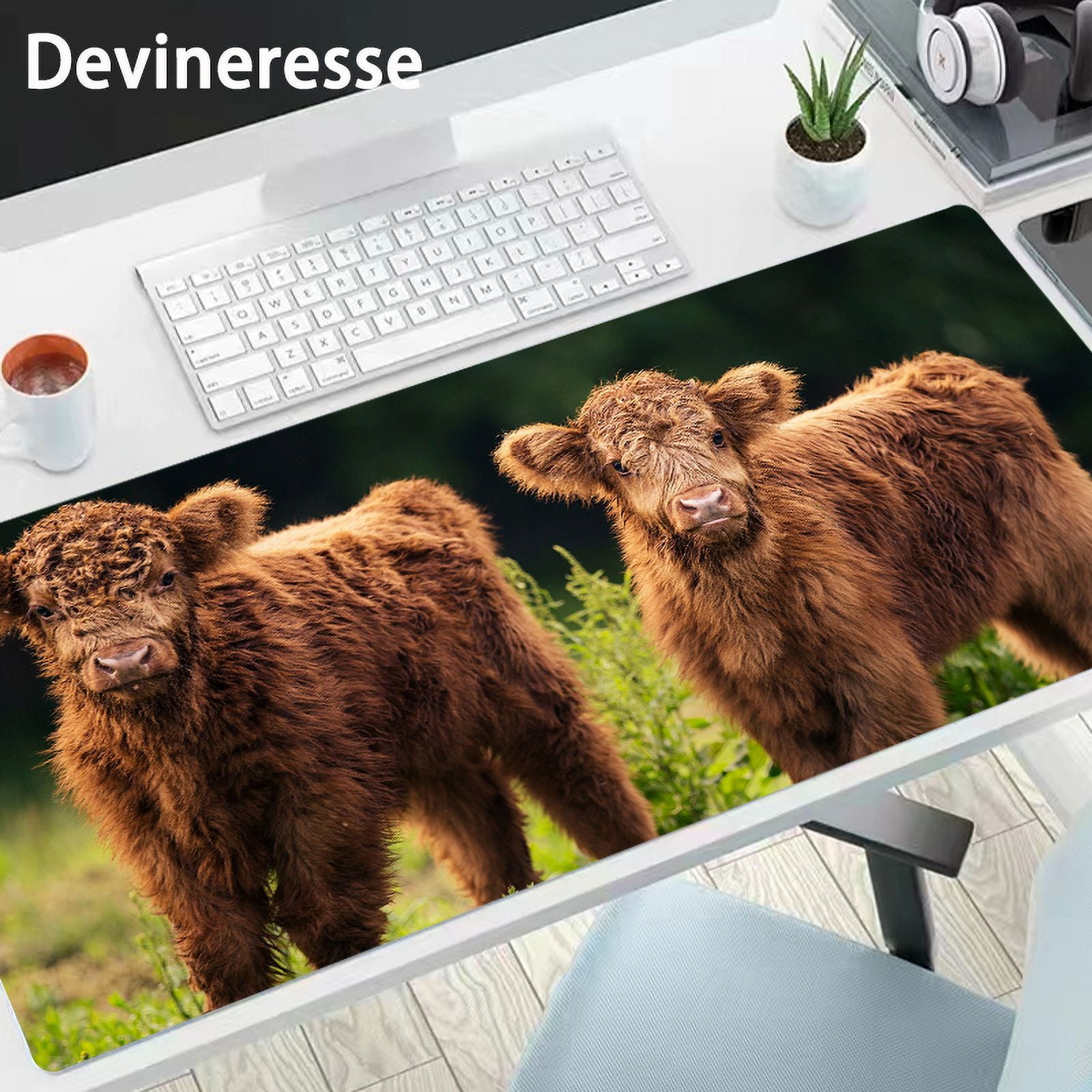 Cute Highland Cow Desk Mat Desk Pad Desk Decor Large Gaming Mouse Pad E-Sports Office Keyboard Pad Computer Mouse Non-Slip Computer Mat Gift For Teen/Boyfriend/Girlfriend