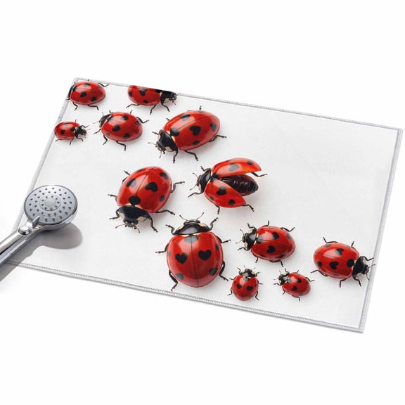 Cute Ladybug Area Rugs 2x3ft Realistic Love Heart Ladybug Rustic Farmhouse Floor Rug&nbsp;Non Slip Low Pile Ultra Soft Throw Carpet for Entryway Indoor Entrance Kitchen Bathroom