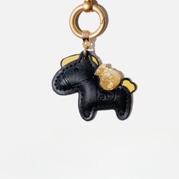 Cute Leather Horse Keychain Fashion Trendy Cartoon Animal Bag Pendant Charm Car Key Ring Hangings Ornaments Accessories Gifts