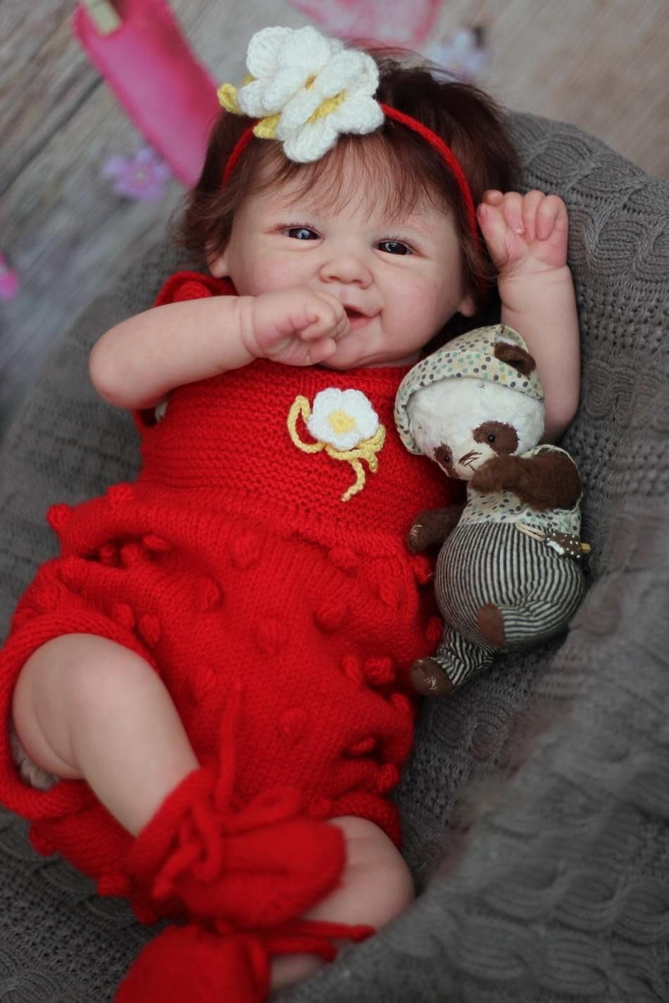 Cute Lifelike Reborn Baby Dolls 19 Inch Sweet Smile Realistic Newborn Girl Doll Handmade Real Cute Baby Feeling Bebe Reborns with Accessories for Kids