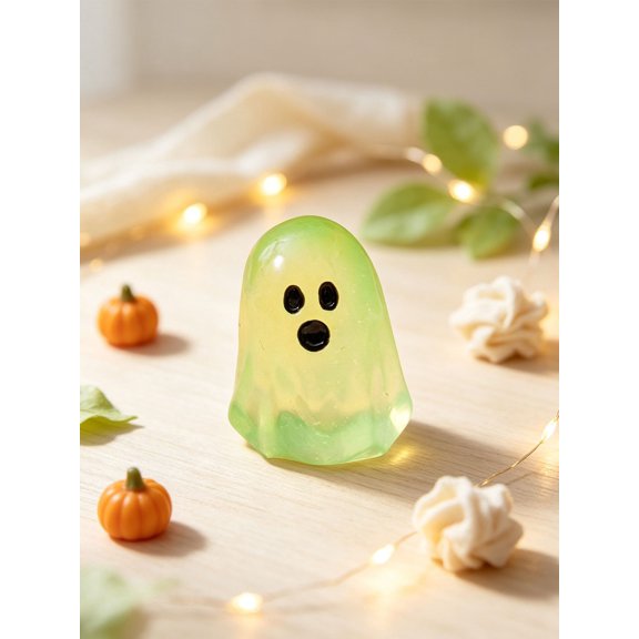 Cute Luminous Tiny Ghost Resin Statues Glow In Dark Mini Ghost Desktop Decor Ornaments, Transparent Small Ghost Figurines Ideal for Party Atmosphere, Office Desk Shelf Styling & Holiday Gift 1Pcs