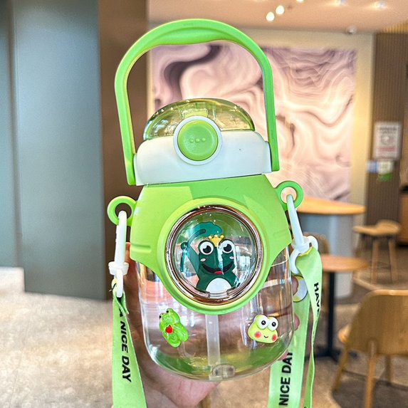 Cute Straw Cup, High-Value Universal Strap Children's Water Bottle, Space Capsule Plastic Cup, Large Capacity Kettle - 1PC Green