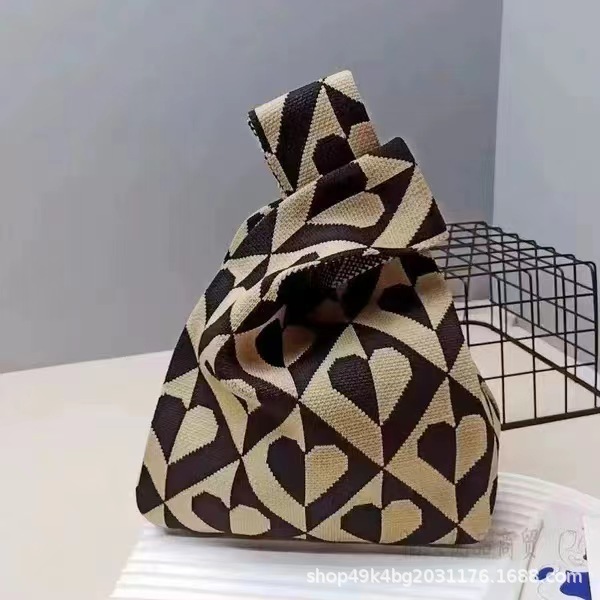 Cute panda handbag women‘s knitted wool bucket bag Japanese and Korean