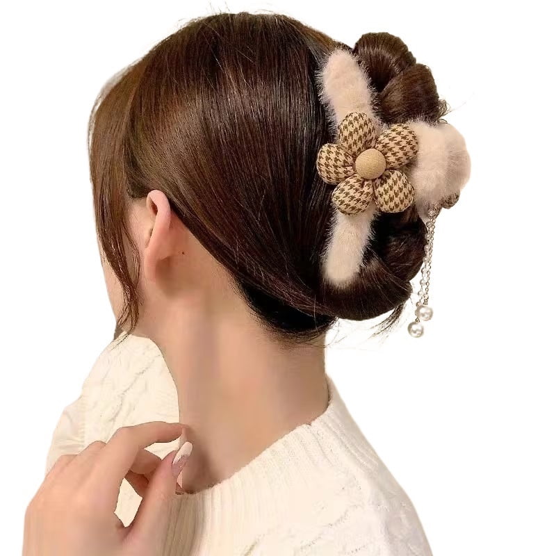 Cute plush houndstooth tassel grabber hair tie shark clip hair accessory at the back of the head, suitable for daily matching and party styling