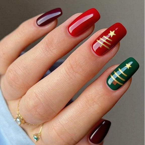 CuteHelper Christmas Tree Press-On Nails - 24PCS Medium Square, Glossy Burgundy Red Green & Gold Star Design, Non-Toxic & Reusable