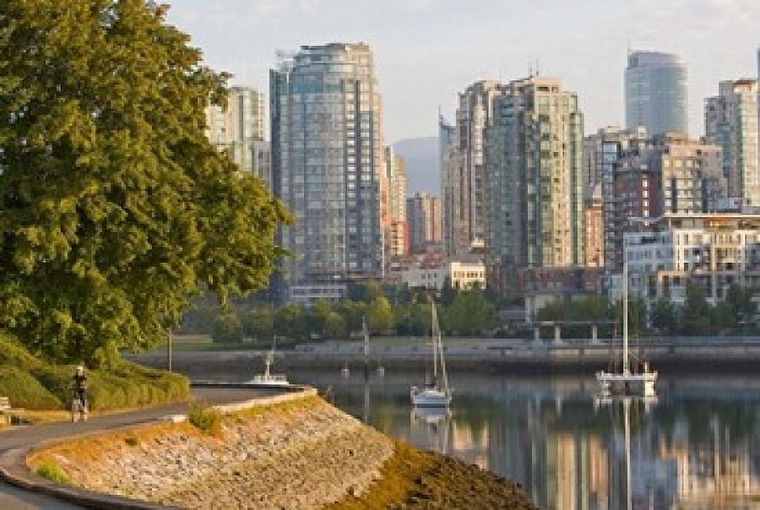 Cyclist on Seawall Trail Vancouver British Columbia Canvas Art - Chuck Haney DanitaDelimont (36 x 24)