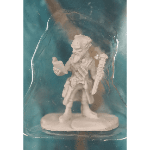 WizKids WZK90232 D&D Nolzurs Marvelous Unpainted Gnome Artificer Male W14 Miniature