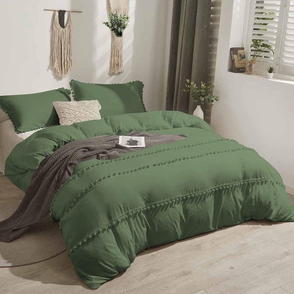 D.N.G. BEDDINGS 3 Piece Boho Chic Pom Pom Comforter, All Season Down Alternative Bedding Comforter with 2 Pillow Shams (King/California King Size, Moss) 800 Thread Count, Egyptian Cotton.