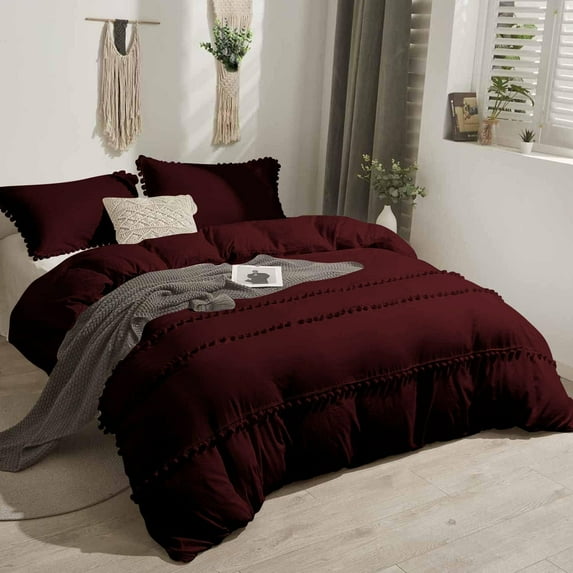 D.N.G. BEDDINGS 5 Piece Boho Chic Pom Pom Comforter, All Season Down Alternative Bedding Comforter with 4 Pillow Shams (Full/Queen Size, Wine) 800 Thread Count, Egyptian Cotton.
