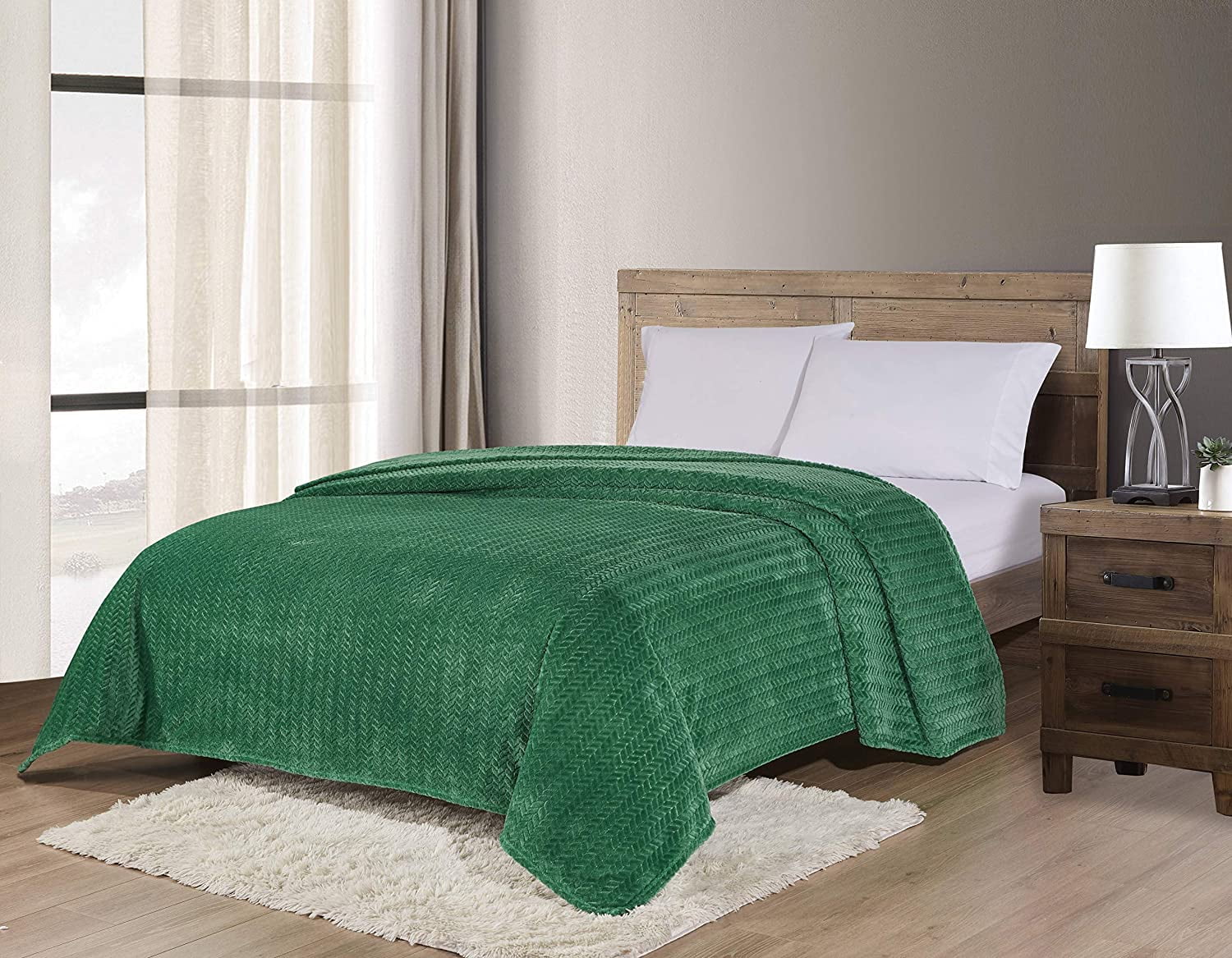 Ultra Soft Snowflake Design Queen Size Microplush Blanket - Light Green
