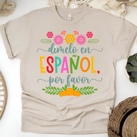Dímelo en Español Por Favor T-Shirt – Bilingual Language Teacher Tee, Sand, Size 3XL