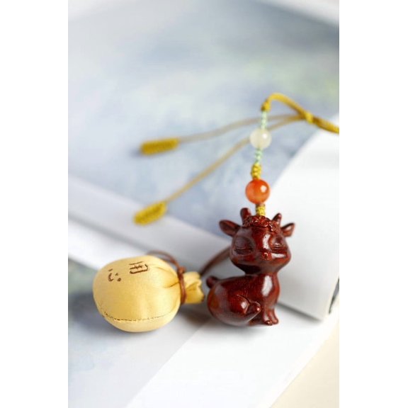 DAOZEN Rosewood Sachet Keychain - Premium Hand-Carved Aroma Sachet Charm, Collectible Gift