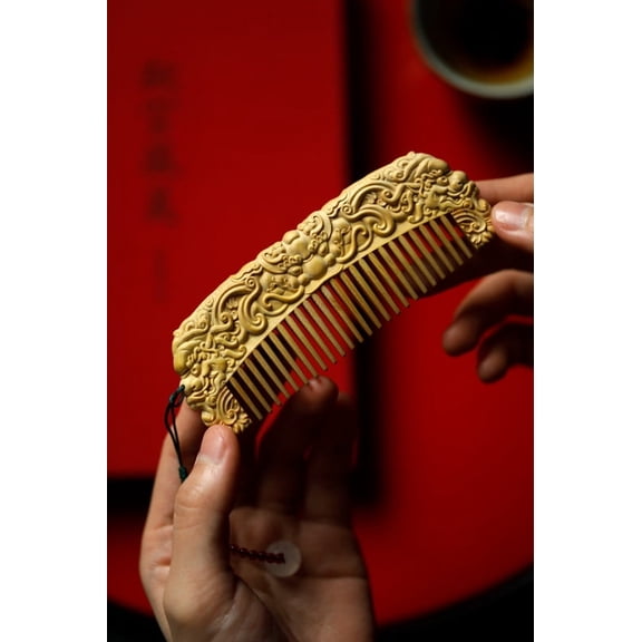 DAOZEN Handcrafted Boxwood Taotie Pattern Comb – Yellow Boxwood Hair Comb with U-Shaped Teeth & Tassel – 4.60 x 1.73 x 0.39 in, 0.06 lb