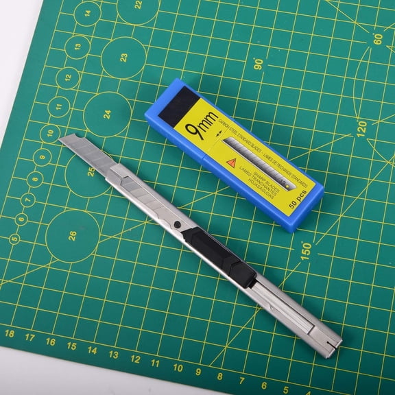 DASAW-100PCS Universal 9mm Utility Knife replaceable carbon steel blade, High Hardness Snap-Off Spare Blades Auto Wrap Vinyl Cutter Craft Knife Blades DIY Hand Tools
