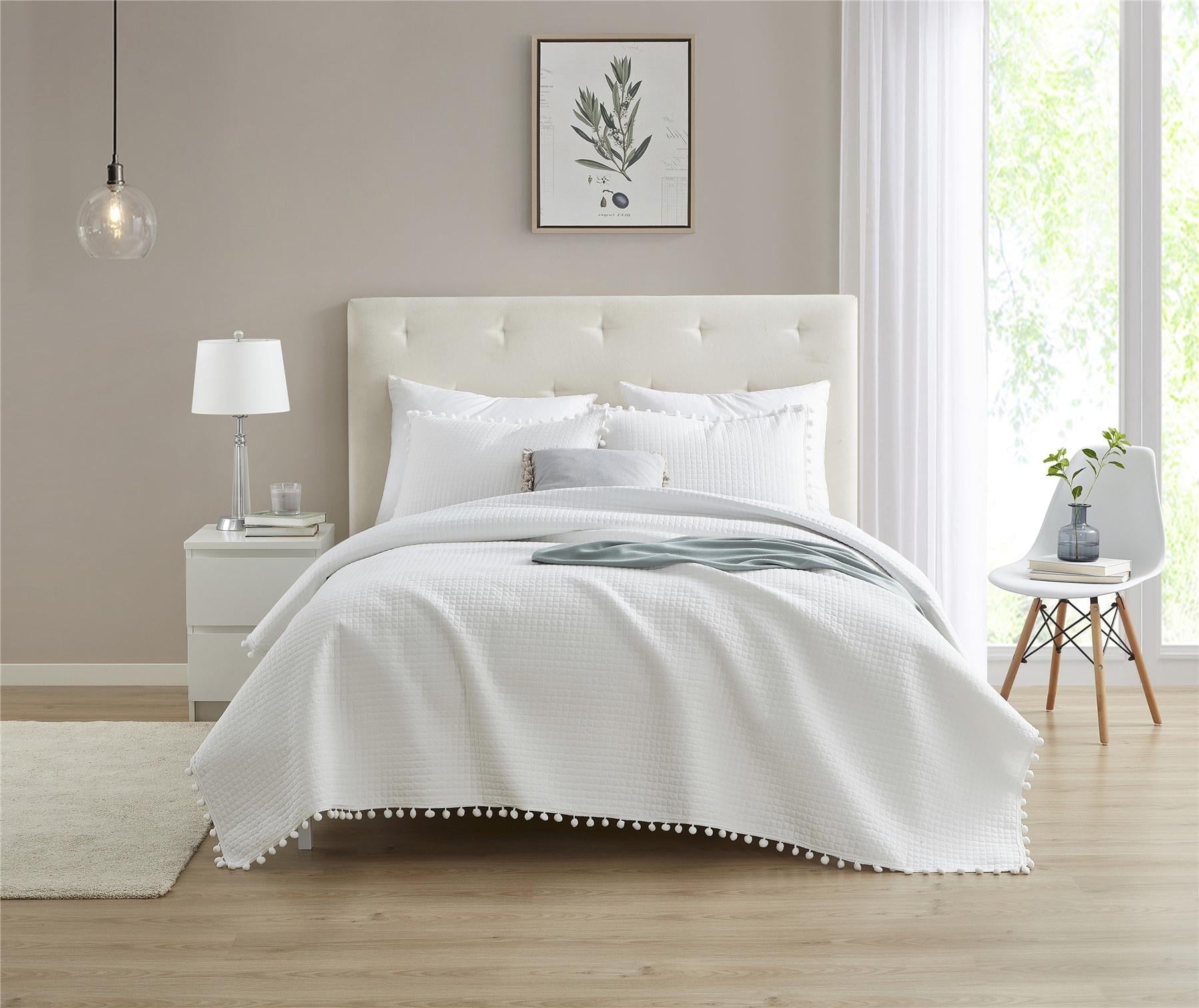 DBOZE Boho Pom Pom Ball Fringe King Quilt Sets, 3 Pieces White Lightweight Down Alternative Bedding Quilt Sets for all seasons