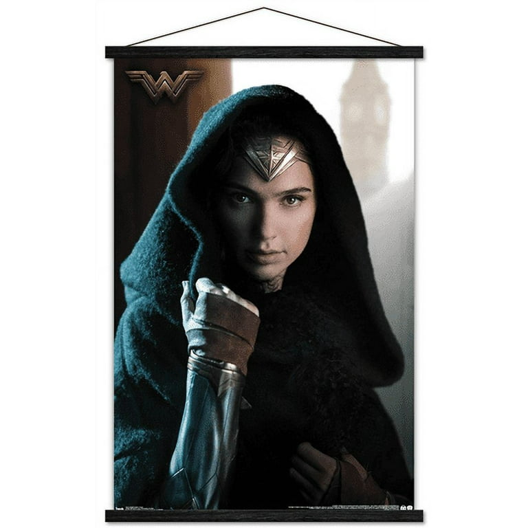 DC Comics Movie - Wonder Woman - Cloak Wall Poster with Magnetic Frame,  22.375