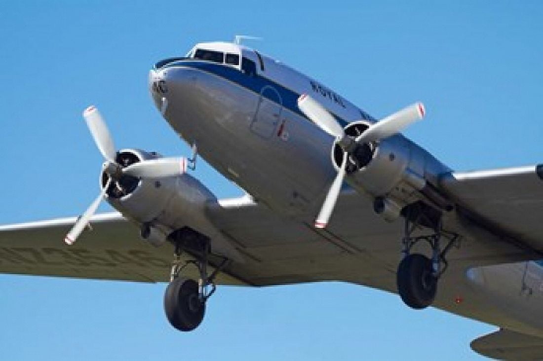 DC3 (Douglas C-47 Dakota) Airshow Canvas Art - David Wall DanitaDelimont (26 x 18)