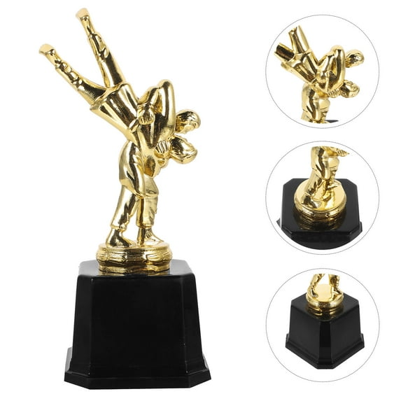 "Mud Looks Good On Me" White Vinyl Decal - 7.5x3.2 Inches, Outdoor Durable, Easy Apply For Car Truck Window