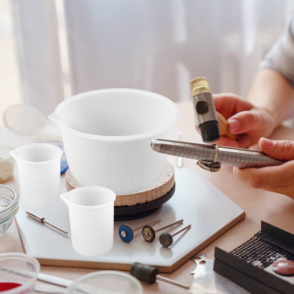 DEEPCRAFF 1Set Silicone Mixing Cups for Resin Epoxy with Pointed Mouth Design for Easy Use