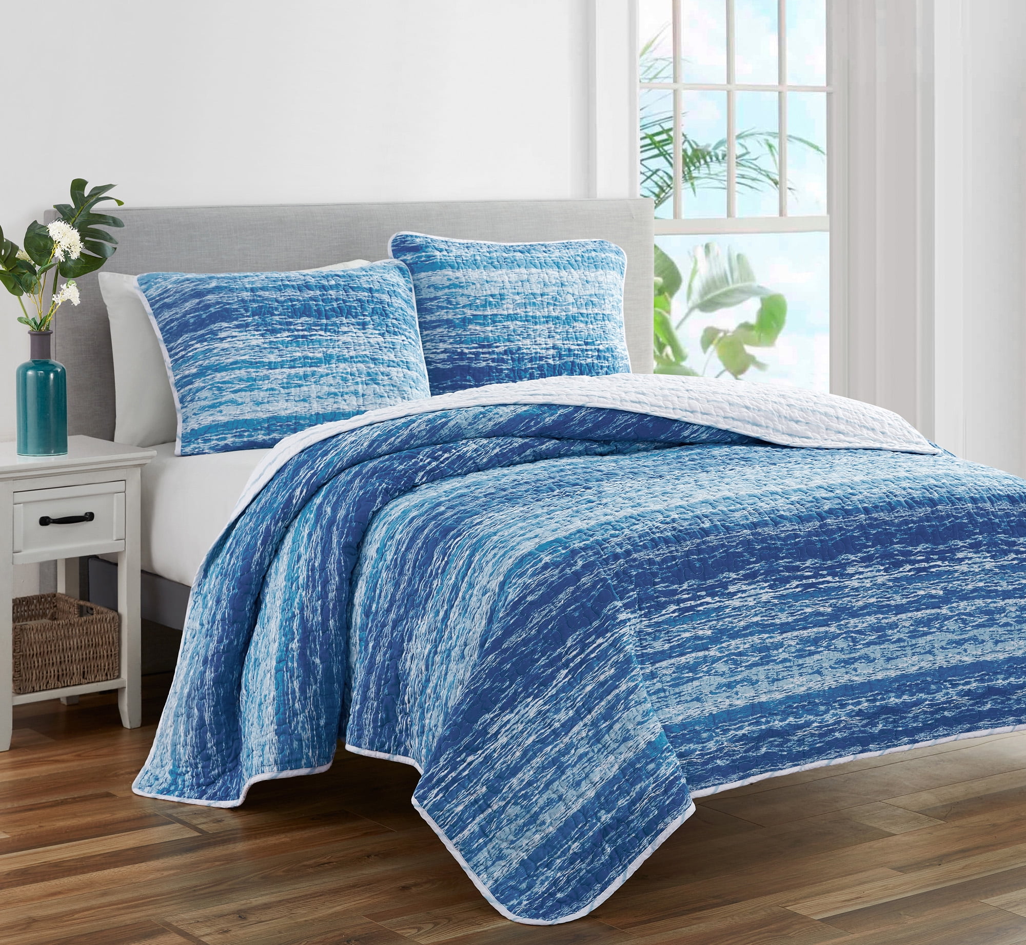 DESIGN STUDIO Ocean Stripe Blue Contemporary 3-Piece Cotton Quilt Bedding Set - King