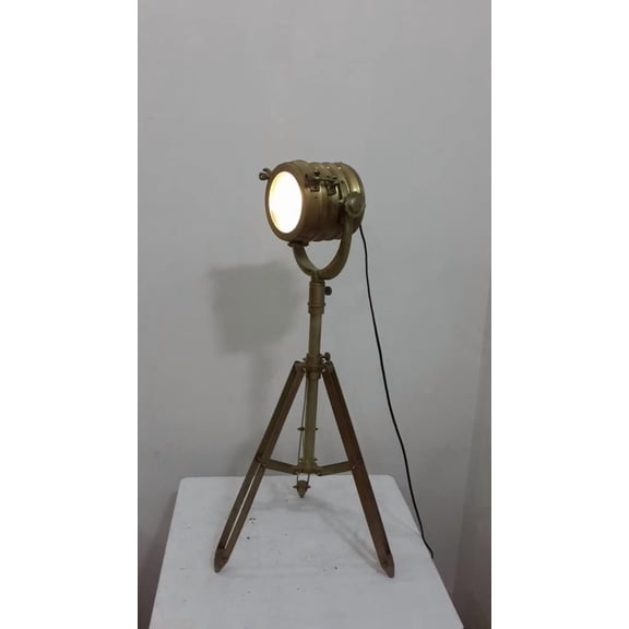 DESIGNERS BRASS TABLE LAMP SPOT LIGHT SEARCHLIGHT WITH ADJUSTABLE TRIPOD STAND