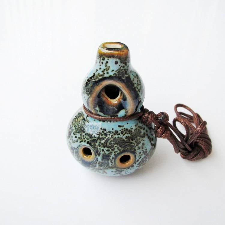 DIAEDGE Gourd Ocarina Alto C Ocarina 6 Hole Ceramic Flute Ocarina with Wax Rope for Music Lovers Beginners and Outdoor Activities Blue