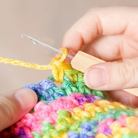 HEMOTON Wood and Metal Crochet Hook Kit for Knitting with Light Yellow Color Highly Smooth and Durable 5.5 inches