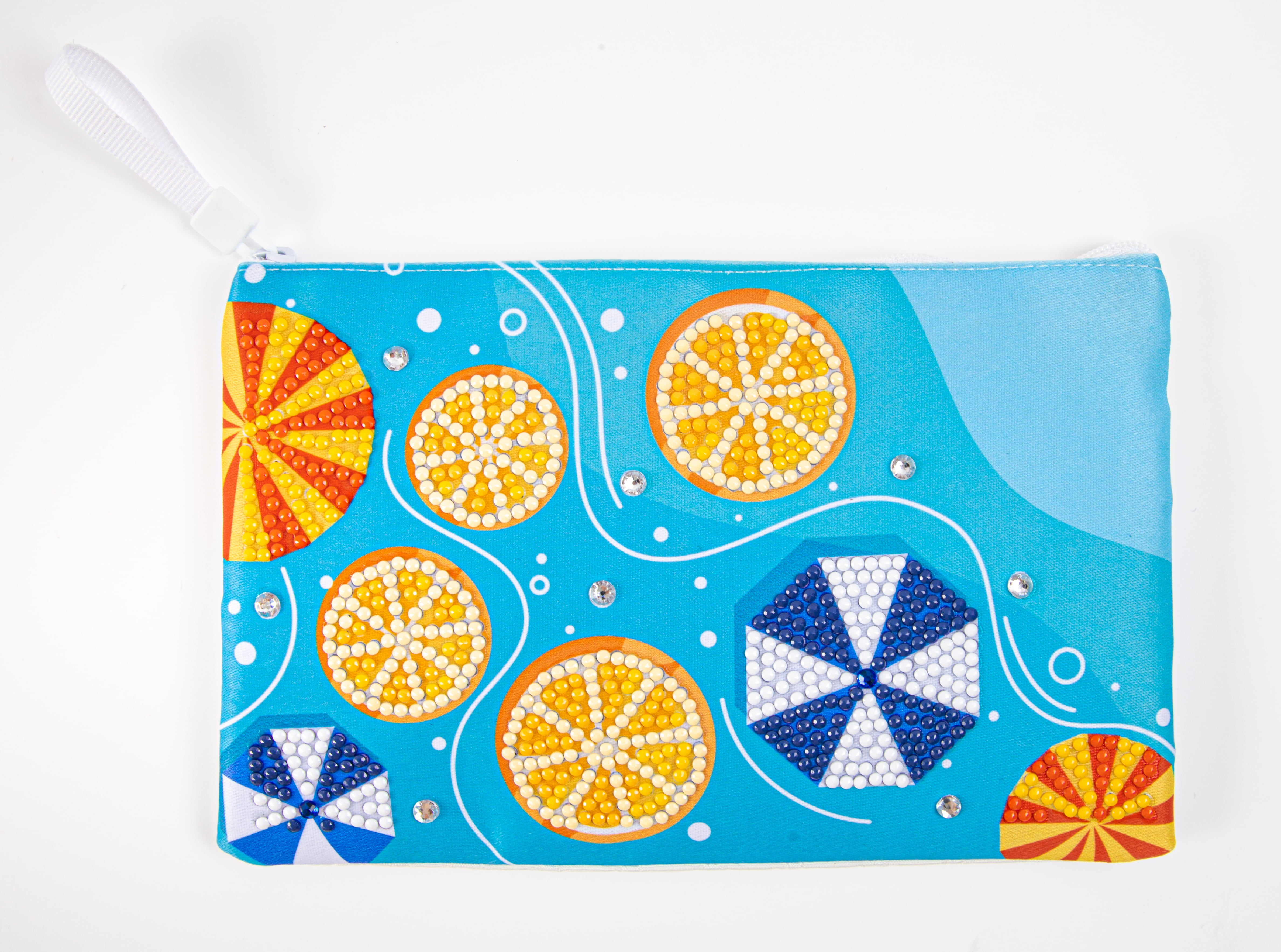 DIAMOND DOTZ® Hello Summer Zipper Pouch Diamond Painting Kit
