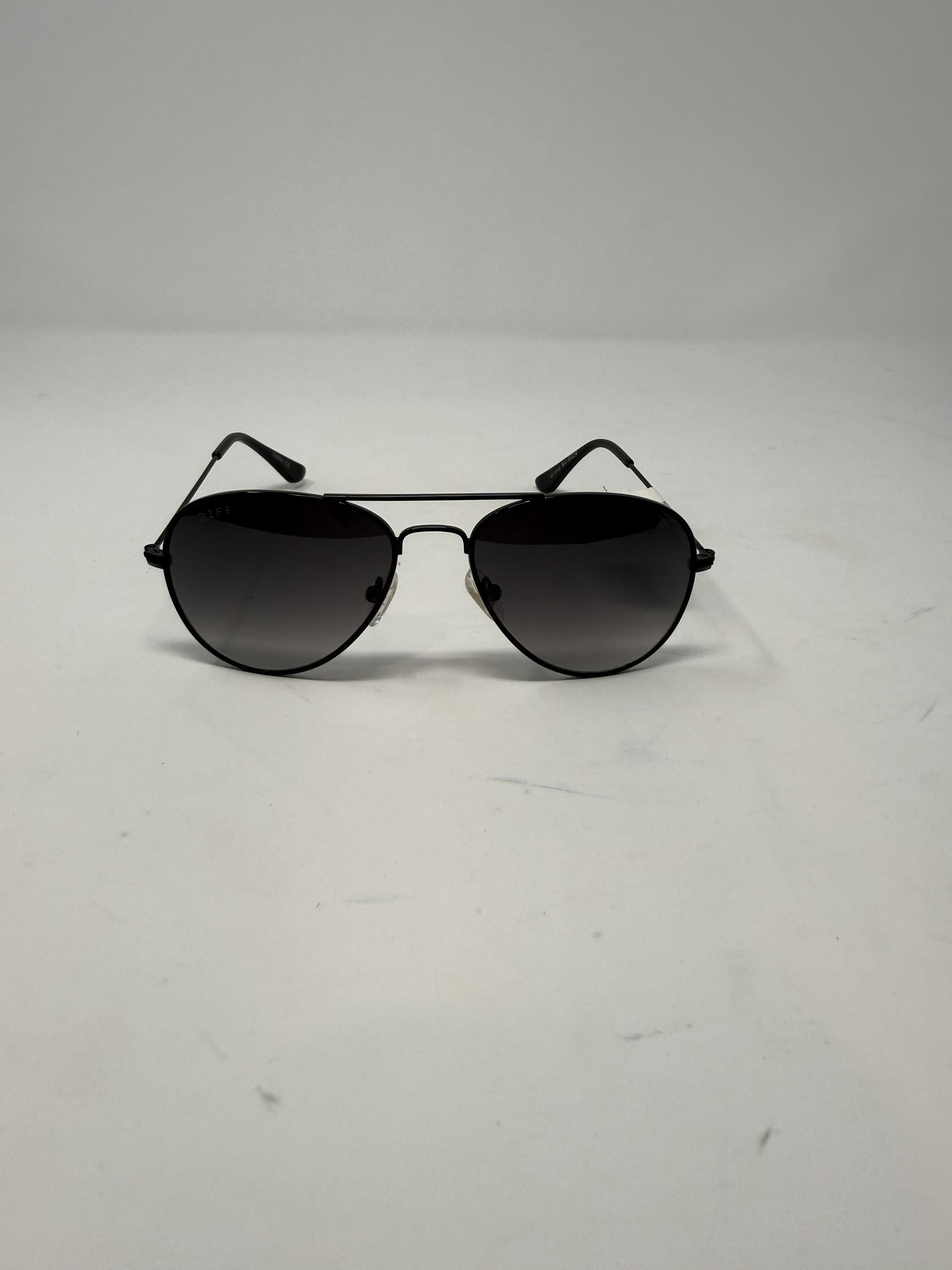 DIFF Unisex Eyewear Cruz Aviator Sunglasses Black Metal Frame Gradient Lens OS Cruz – DAX Eyewear main image 3