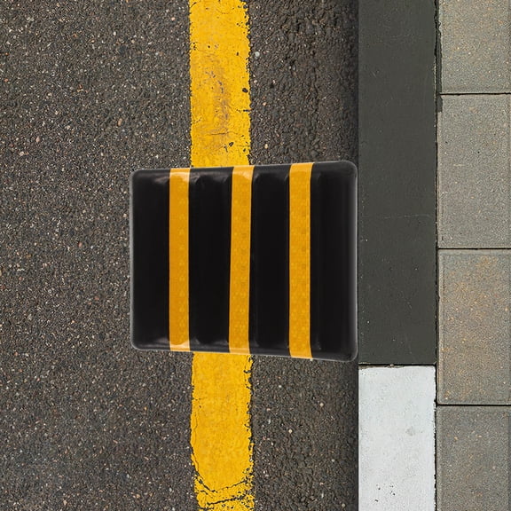 DINHEAROM 1Pack Black Rubber Triangular Wheel Chocks for Truck Tires in Garages and Driveways