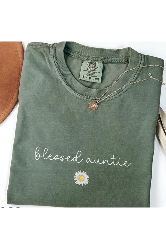 DOPASHIRT Blessed Auntie Shirt, Favorite Aunt Gift, Aunt Birthday Gift, Pregnancy Announcement For Aunt Shirt, New Aunt Shirt Unisex S-5XL Hot Trending Shirt, Vintage Birthday Gift