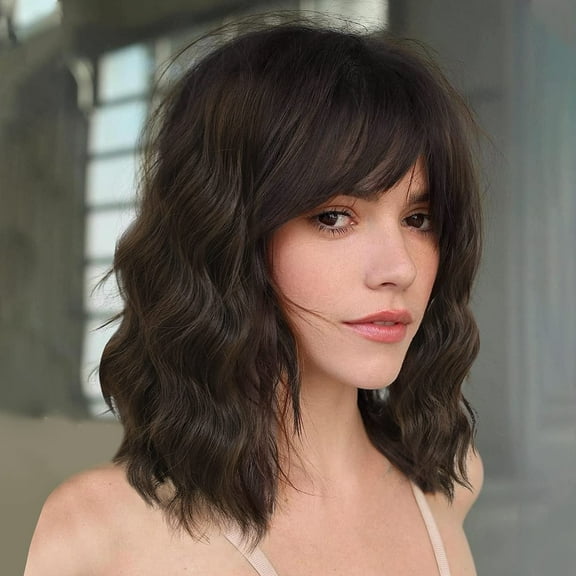 DOPI Short Wavy Wig with Bangs for Women Shoulder Length Bob Curly Women's Charming Synthetic Wigs with Natural Wavy Black To Brown Heat Resistant Hair for Daily Party Use