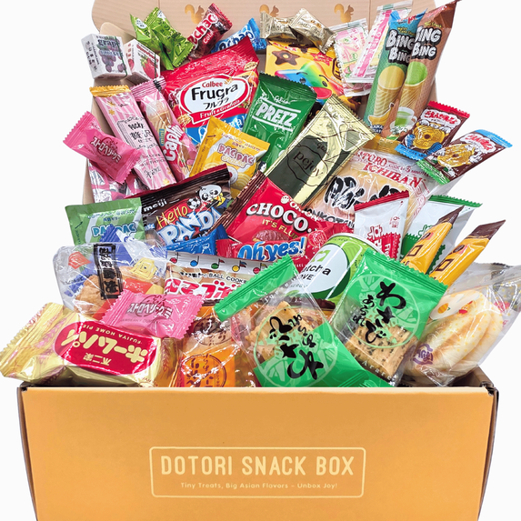 Dotori Snack Box, Korean and Japanese Snack Assortment, 2.29 lbs ...