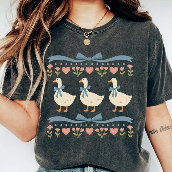 DOVU Vintage 80S Goose Shirt, Funny Blue Ribbon Goose Tee, Retro Goose Graphic Shirt, Cute Farm Animal Tee, Cottagecore Gift Tee Unisex S-5XL Hot Trending Shirt, Vintage Birthday Gift