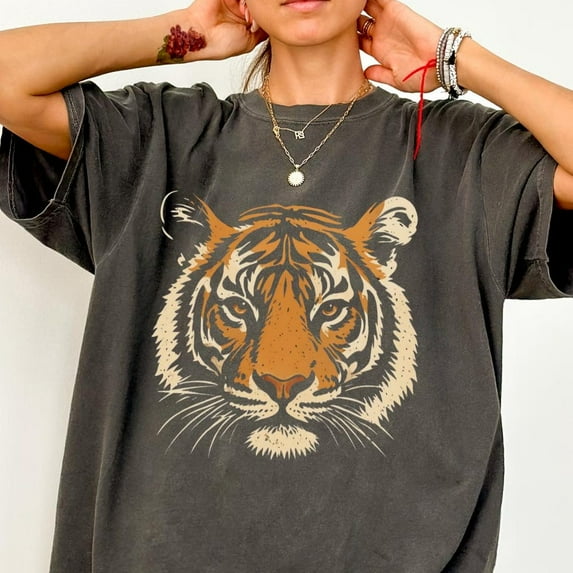 DOVU Vintage Tiger Tee Retro Tiger T-Shirt 90S Animal Gift For Tiger Lover Wild Cat Shirt Retro Jungle Safari Tiger Graphic Tee Unisex S-5XL Hot Trending Shirt, Vintage Birthday Gift