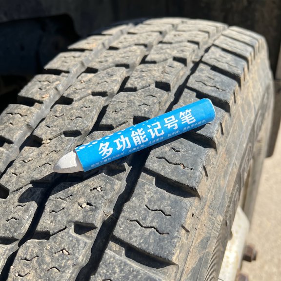 DRAFIDEEP 8Pcs White Tire Crayon Marker for Automotive Use Water-Resistant Tire Lettering Pen Set