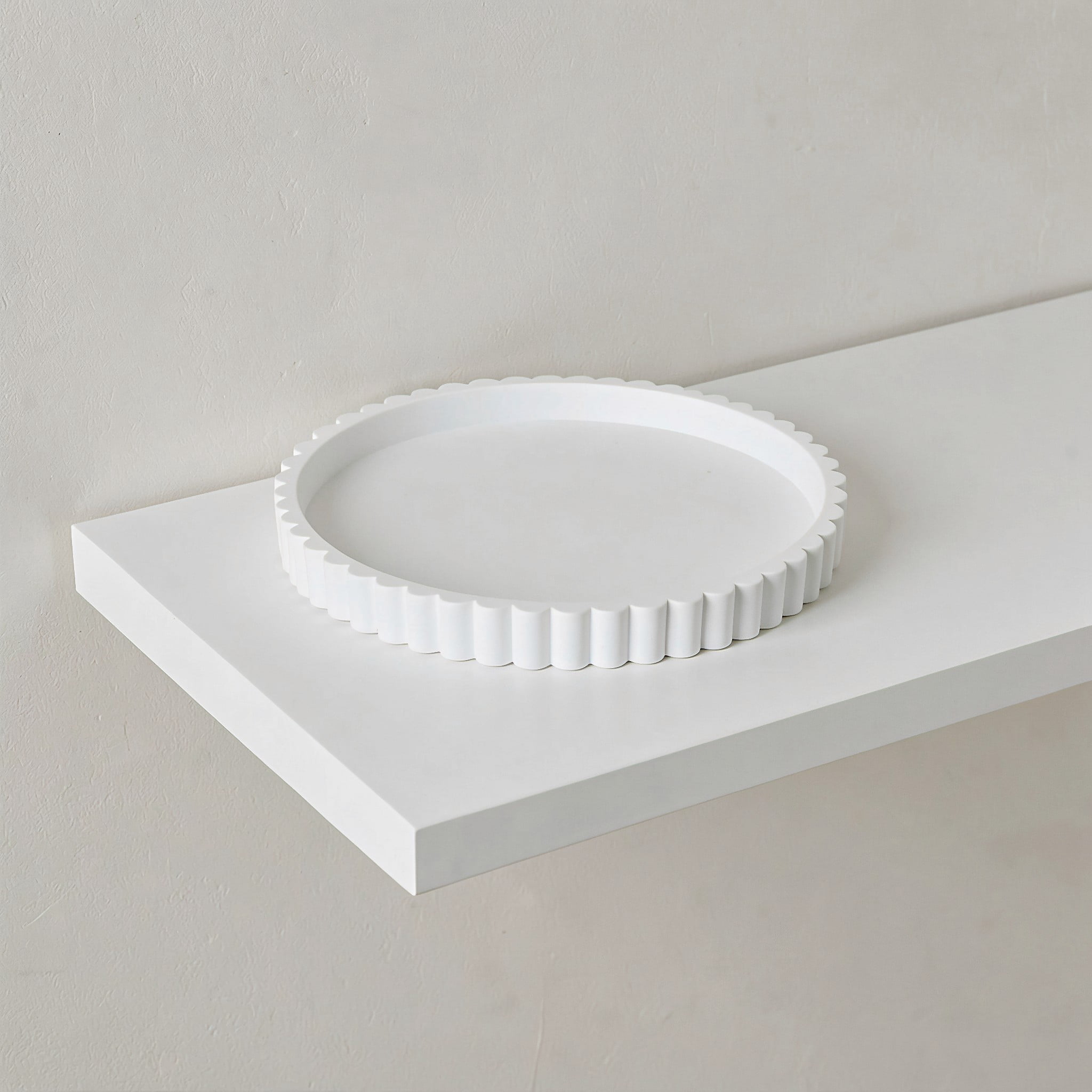 Mapide Tray DRAFIDEEP White Decorative Plastic Tray with Round Scalloped Shape for ...