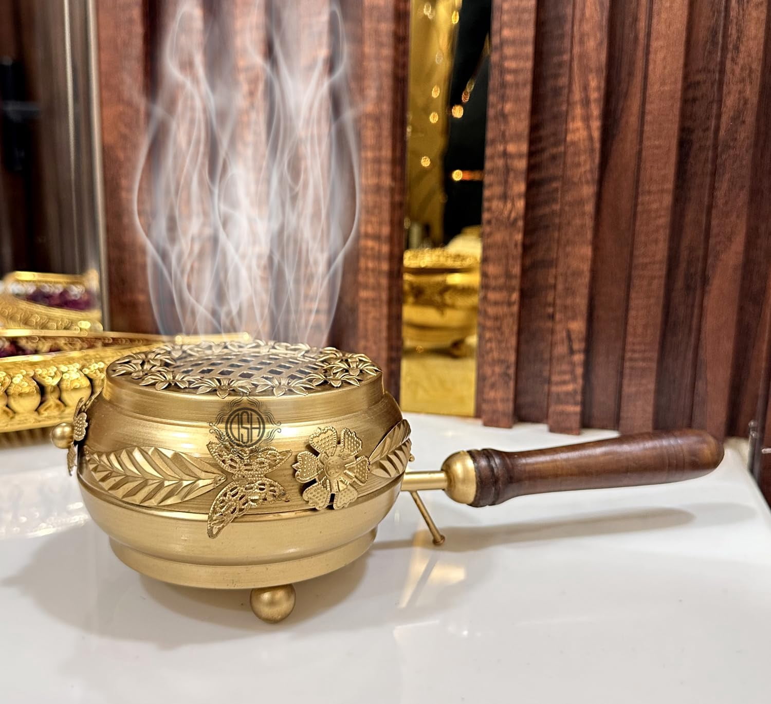 Bruciatore di incenso in ottone per Sambrani Loban Dhoop con supporto in legno Forma Termple Pooja
