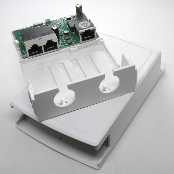 DSLRKIT 1 to 2 Gigabit PoE Extender Cascade Repeater Outdoor Rainproof 3-Port PoE Switch