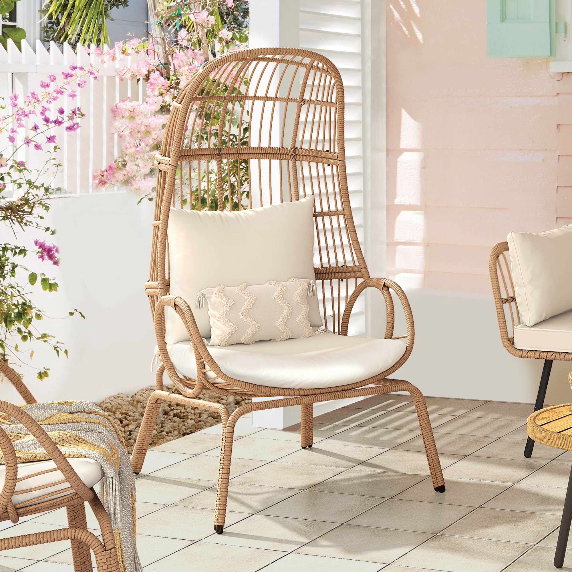 Oversized Wicker Egg Chair – Indoor/Outdoor Lounger with Cushions