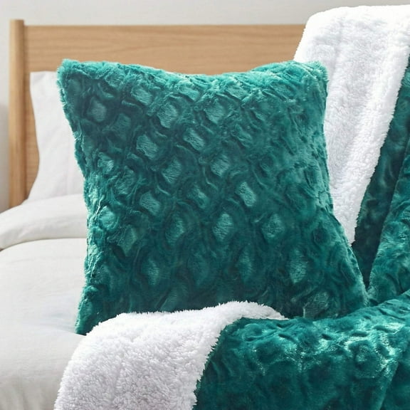 DaDa Bedding Jewel Tones Emerald Green Blue Luxury Faux Fur Throw Pillow Cover (171805)