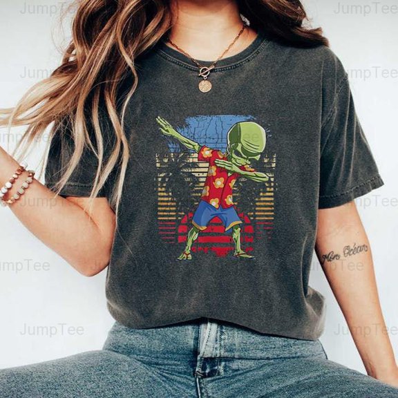 Dabbing Alien Hawaiian Funny UFO Hawaii Beach Surf Summer Sci-Fi Space Comfort Color T-Shirt Unisex, up to 4XL