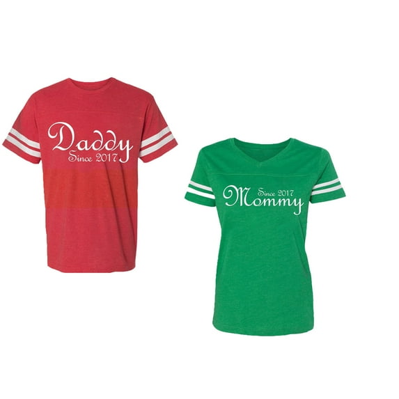 Daddy Mommy Since 2017 Unisex Couple Matching Cotton Jersey style T-Shirt Contrasting stripes on sleeves (Men Red / Women Green) (Men S / Women XL)