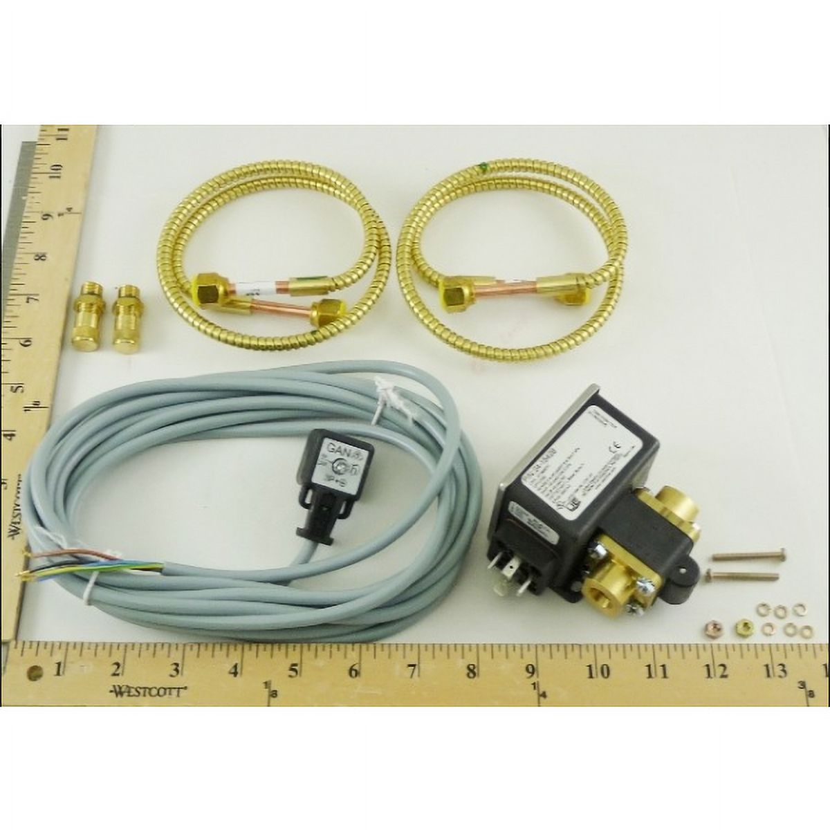 DaikinMcQuay 332562001 Pressure Switch Kit Professional Grade