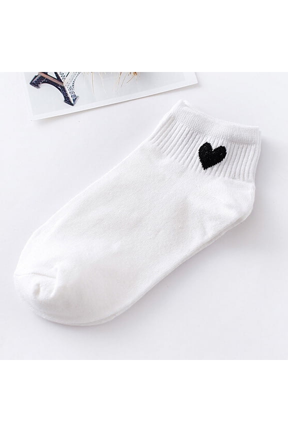 Ankle Socks With Heart Pattern, Soft Breathable Stretchy Material For Fashion Skateboard Style And Low-Cut Comfort, White