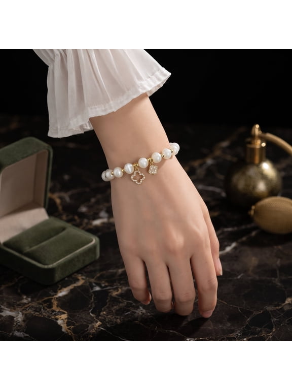 Dainty White Beaded Bracelet with Clover Charms, Cat Eye Beads Bracelet for Women, Adjustable Stretch Bracelet for Girls, Birthday, Party and Everyday Wear